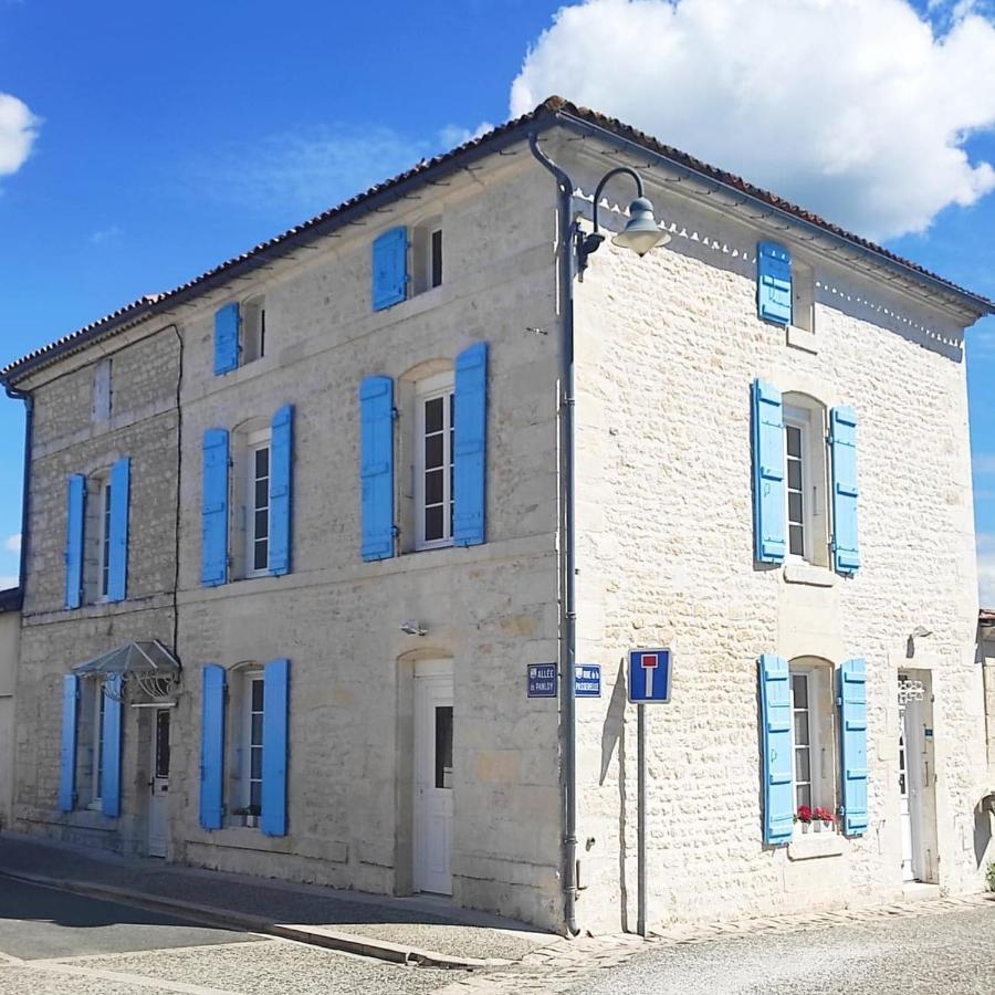 Logis De La Passerelle Port-dʼEnvaux Exterior foto